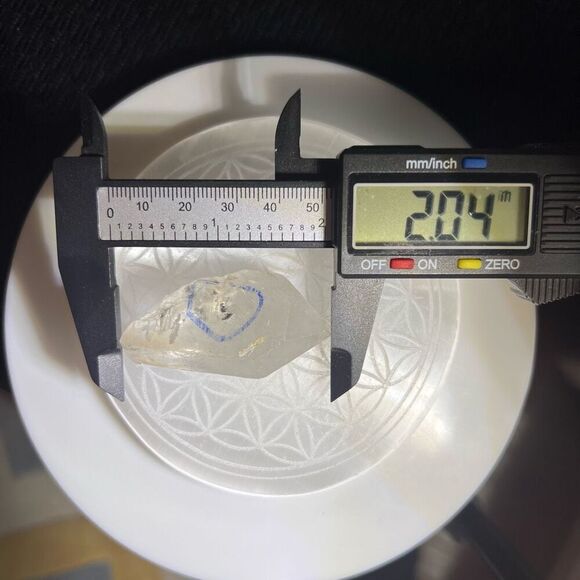 Enhydro Quartz Crystal Mobile Sediment Inclusion - Picture 10 of 13